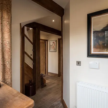 Cedar Barn - Uk33352 * Брадфорд